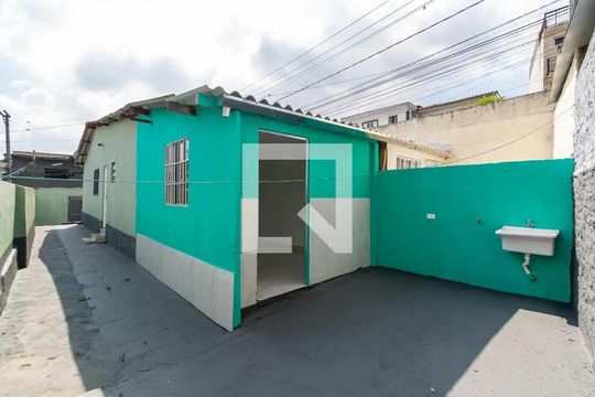 Casa 2- Área externa de casa à venda com 4 quartos, 100m² em Vila Babilonia, São Paulo