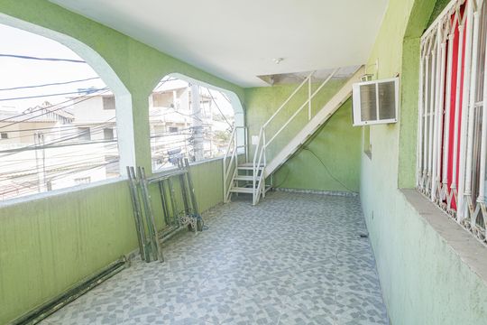 Varanda de casa à venda com 3 quartos, 300m² em Campo Grande, Rio de Janeiro