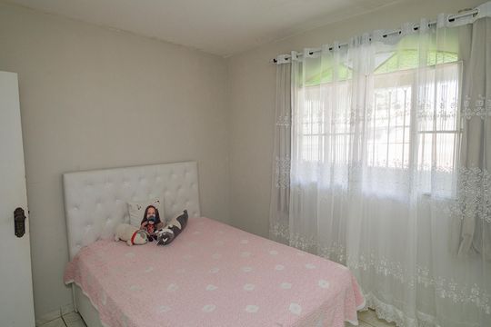 Quarto 2 de casa à venda com 3 quartos, 300m² em Campo Grande, Rio de Janeiro