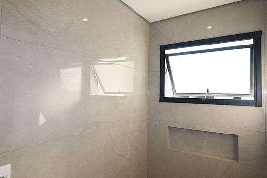 Banheiro da Suíte de casa de condomínio para alugar com 2 quartos, 196m² em Mário Quintana, Viamão