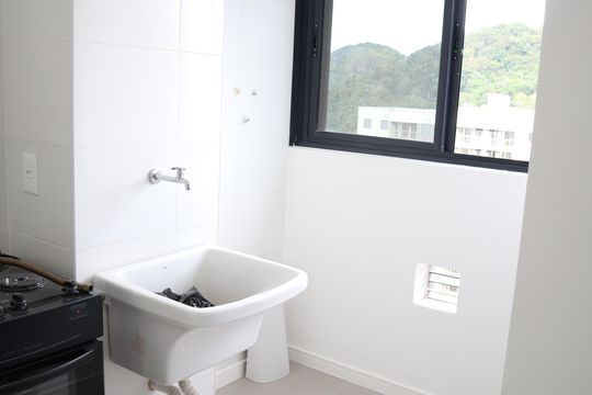 Lavanderia de apartamento à venda com 2 quartos, 55m² em Camorim, Rio de Janeiro