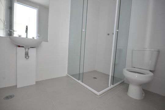 Banheiro de kitnet/studio para alugar com 1 quarto, 26m² em Tucuruvi, São Paulo