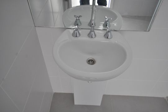 Banheiro de kitnet/studio para alugar com 1 quarto, 26m² em Tucuruvi, São Paulo