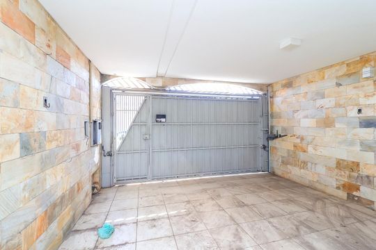 Garagem de casa à venda com 3 quartos, 155m² em Vila Pedroso, São Paulo