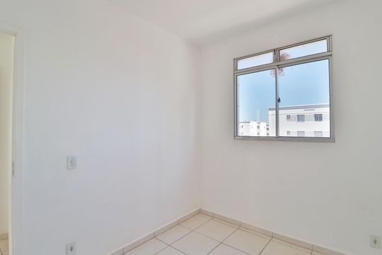Quarto 2 de apartamento para alugar com 2 quartos, 44m² em Gávea, Uberlândia