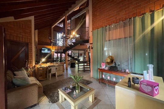 Casa à venda com 5 quartos, 390m² em Pinheiro, São Leopoldo