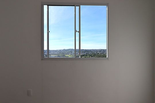 Janela do Quarto 1 de apartamento à venda com 2 quartos, 43m² em Rubem Berta, Porto Alegre