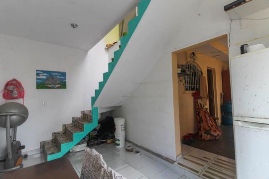 Sala de casa à venda com 6 quartos, 174m² em Jardim Ivone, São Paulo