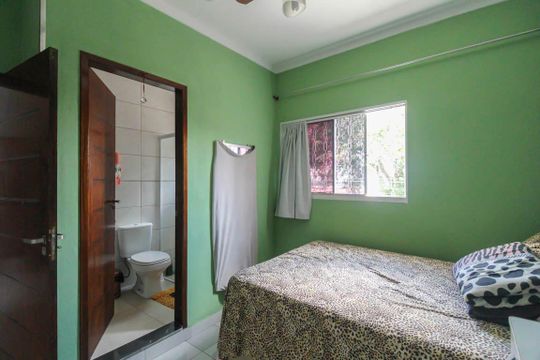 Suite 1 de casa à venda com 6 quartos, 174m² em Jardim Ivone, São Paulo