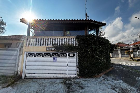 Fachada de casa à venda com 3 quartos, 225m² em Jardim Europa, Santo André