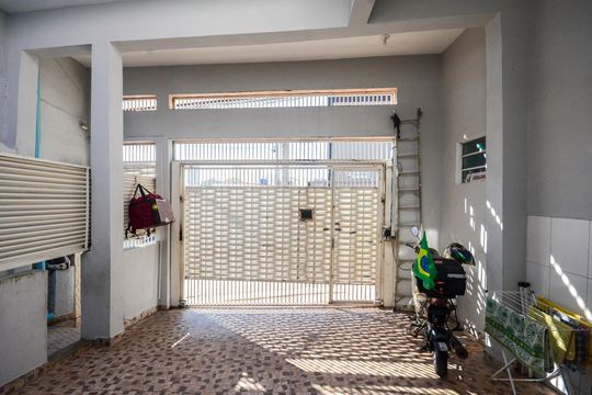Garagem de casa para alugar com 4 quartos, 300m² em Vila Primavera, São Paulo