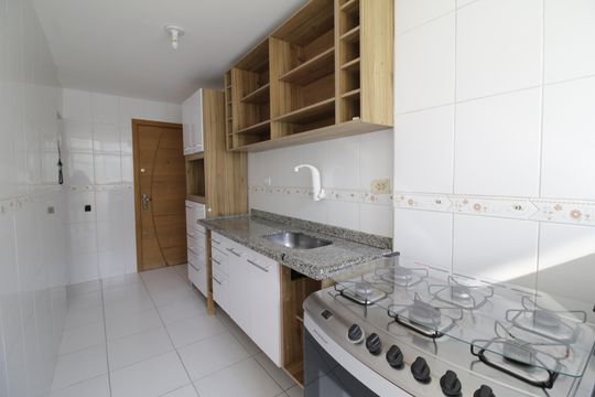 Cozinha de apartamento à venda com 2 quartos, 65m² em Tanque, Rio de Janeiro