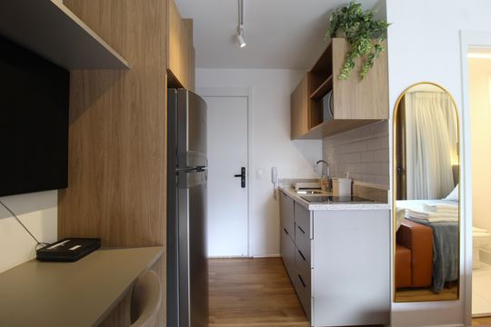 Cozinha de kitnet/studio para alugar com 1 quarto, 27m² em Vila Nova Conceição, São Paulo