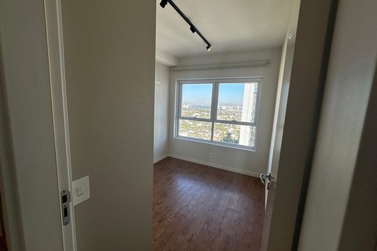 Quarto de apartamento à venda com 2 quartos, 68m² em Empresarial 18 do Forte, Barueri