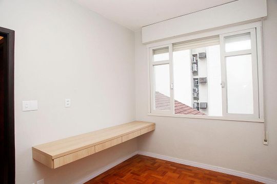 Quarto 2 de apartamento à venda com 2 quartos, 71m² em Auxiliadora, Porto Alegre
