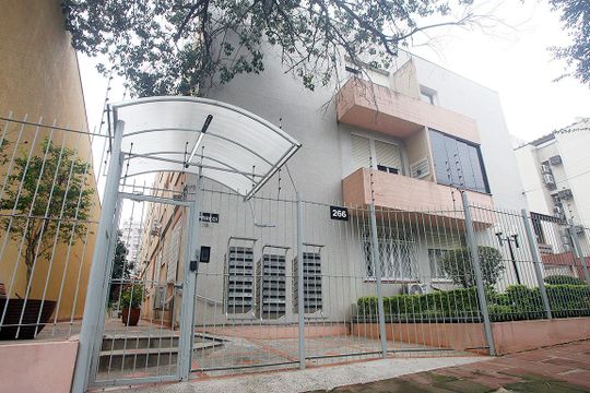 Fachada de apartamento à venda com 2 quartos, 71m² em Auxiliadora, Porto Alegre