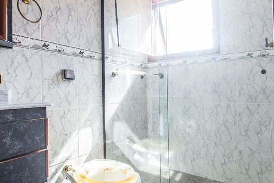 Banheiro da Suíte de casa de condomínio à venda com 4 quartos, 327m² em Residencial Tres (alphaville), Santana de Parnaíba