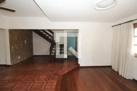 Sala de casa para alugar com 4 quartos, 486m² em Partenon, Porto Alegre
