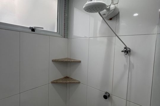 Banheiro Social de apartamento para alugar com 2 quartos, 67m² em Santo Amaro, São Paulo