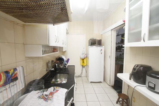 Cozinha de apartamento à venda com 3 quartos, 100m² em Grajaú, Belo Horizonte