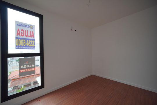 Quarto 2 de apartamento para alugar com 2 quartos, 52m² em Serraria, São José