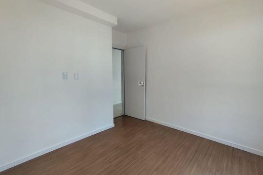 Quarto 1 de apartamento para alugar com 2 quartos, 52m² em Serraria, São José