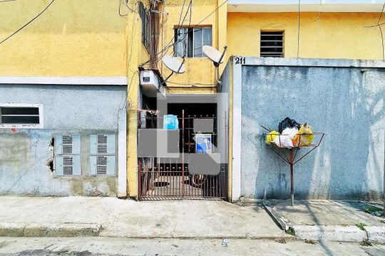 Fachada de casa à venda com 8 quartos, 295m² em Jardim Moreira, Guarulhos
