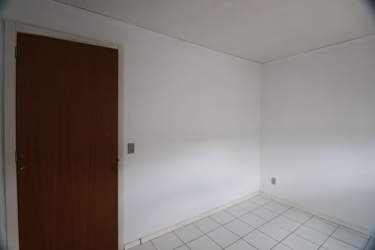 Quarto 2 de apartamento para alugar com 2 quartos, 48m² em Guajuviras, Canoas