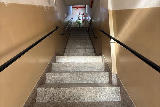 Escada de apartamento à venda com 2 quartos, 71m² em Jardim Santa Mena, Guarulhos