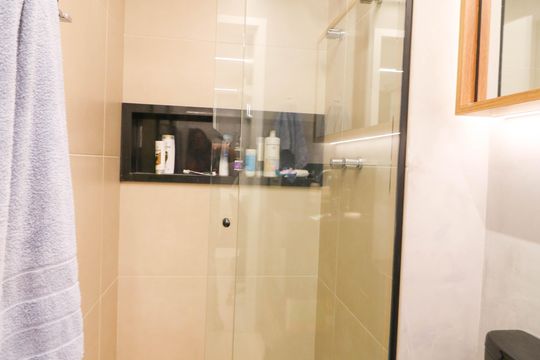 Banheiro da Suíte de apartamento para alugar com 1 quarto, 47m² em Campo Belo, São Paulo