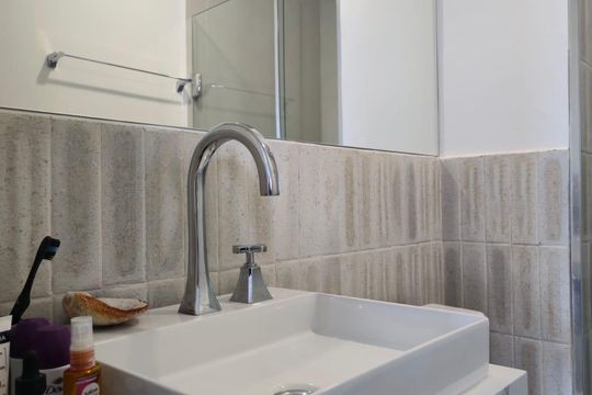 Banheiro Social de apartamento à venda com 1 quarto, 36m² em Vila das Bandeiras, Guarulhos