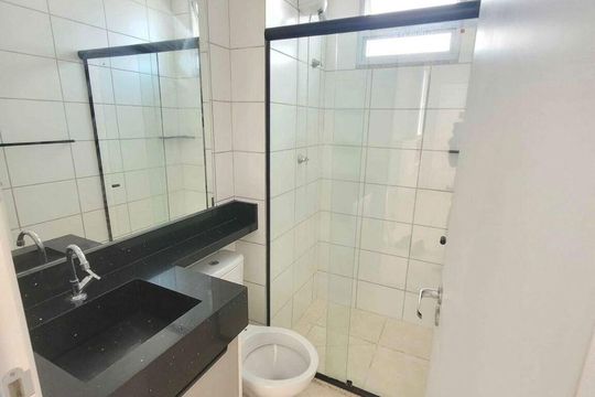 Banheiro de apartamento para alugar com 2 quartos, 43m² em Cosmos, Rio de Janeiro