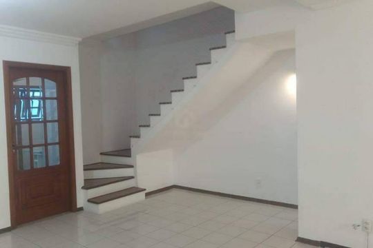Casa à venda com 3 quartos, 140m² em Planalto Paulista, São Paulo