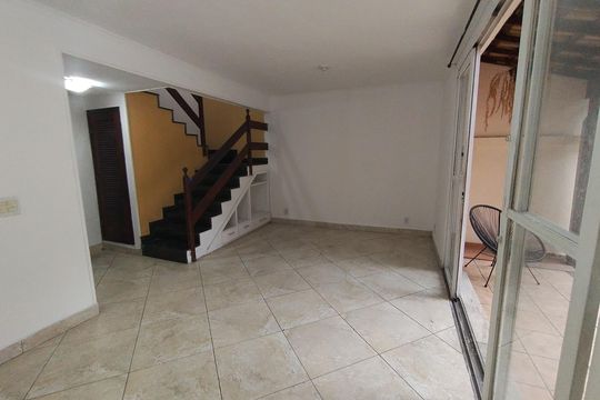 Sala de casa de condomínio à venda com 2 quartos, 96m² em Taquara, Rio de Janeiro