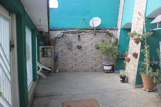 Garagem  de casa à venda com 4 quartos, 180m² em Vila Ristori, Guarulhos