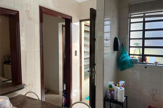 Casa à venda com 4 quartos, 200m² em Chácara Inglesa, São Paulo