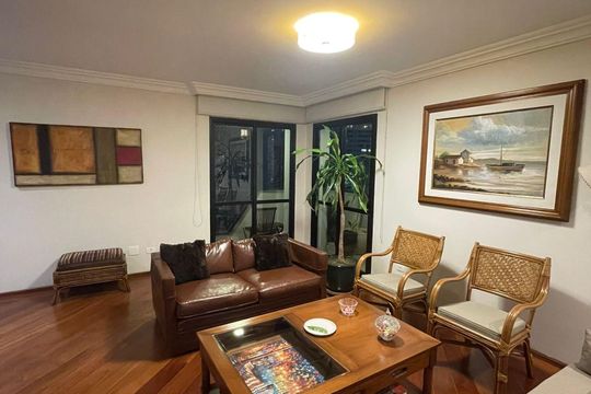 Sala de apartamento à venda com 3 quartos, 178m² em Moema, São Paulo
