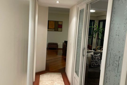 Corredor de apartamento à venda com 3 quartos, 178m² em Moema, São Paulo