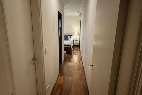 Corredor de apartamento à venda com 3 quartos, 178m² em Moema, São Paulo