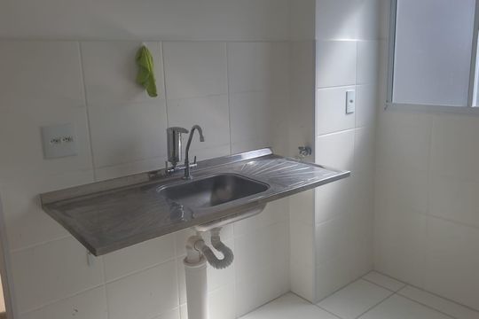 Cozinha de apartamento para alugar com 2 quartos, 47m² em Padre Miguel, Rio de Janeiro