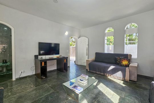 Casa para alugar com 4 quartos, 2000m² em Jardim Virginia, Guarujá