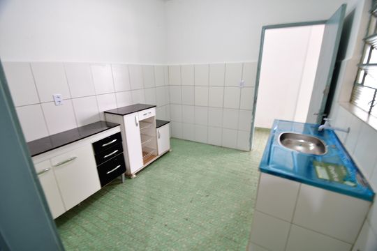 Cozinha de casa para alugar com 2 quartos, 150m² em Parque São Quirino, Campinas