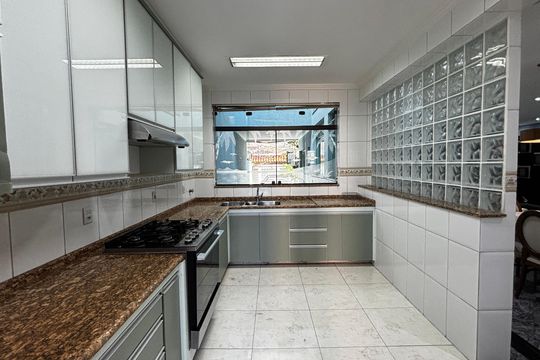 Cozinha de casa à venda com 4 quartos, 536m² em Vila Alzira, Santo André