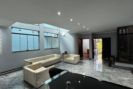 Casa à venda com 4 quartos, 536m² em Vila Alzira, Santo André