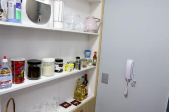 Banheiro de kitnet/studio para alugar com 1 quarto, 27m² em Vila Ré, São Paulo