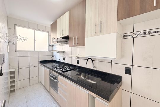 Cozinha de apartamento à venda com 2 quartos, 55m² em Recanto Quarto Centenario, Jundiaí