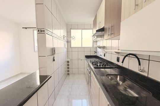 Cozinha de apartamento à venda com 2 quartos, 55m² em Recanto Quarto Centenario, Jundiaí