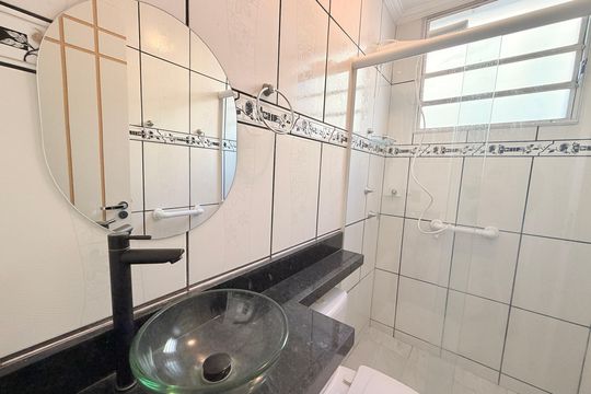 Banheiro Social de apartamento à venda com 2 quartos, 55m² em Recanto Quarto Centenario, Jundiaí