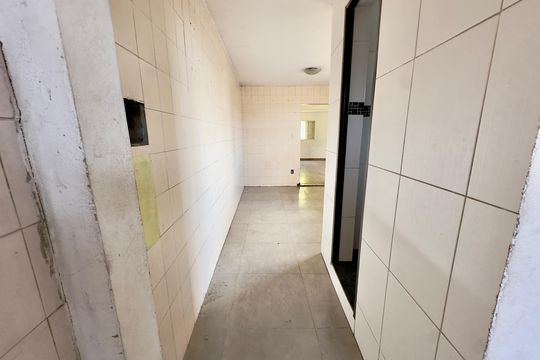 Corredor de casa à venda com 2 quartos, 70m² em Parque Pedro II, Belo Horizonte