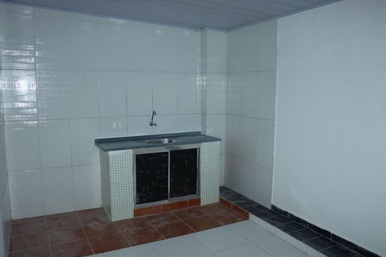 Studio de casa para alugar com 1 quarto, 200m² em Jardim Casa Branca, Embu das Artes